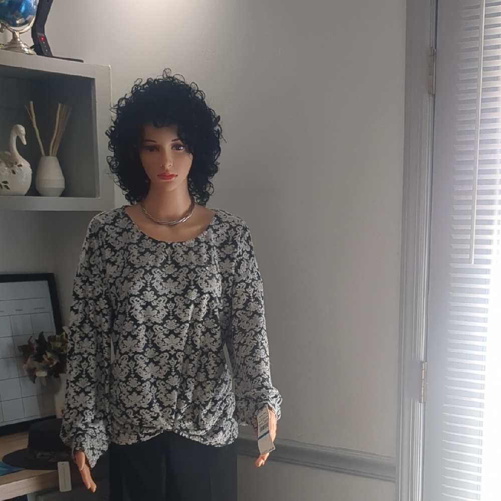 Black and White Graphic Long Sleeve Blouse